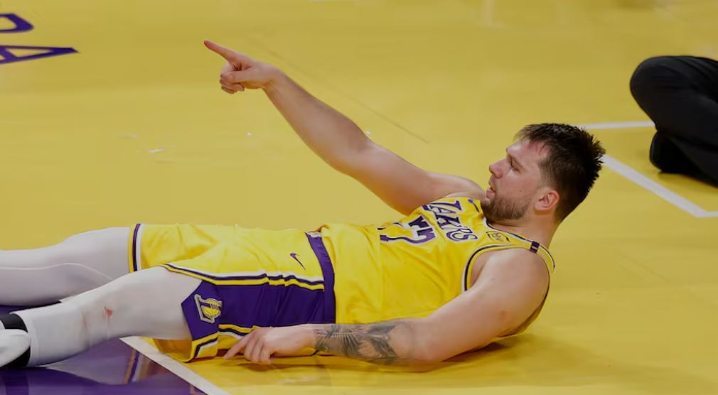 NBA playoffs Lakers Beat Timberwolves in a Rough Game 2