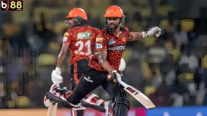 Hyderabad dismissed Chennai for just 154 runs
