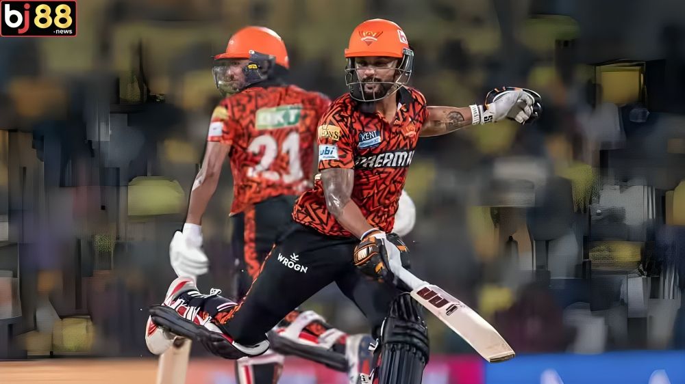 Hyderabad dismissed Chennai for just 154 runs