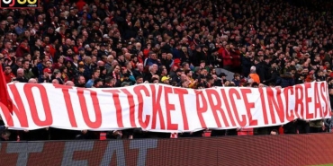 Man City Fans Ask Pep Guardiola