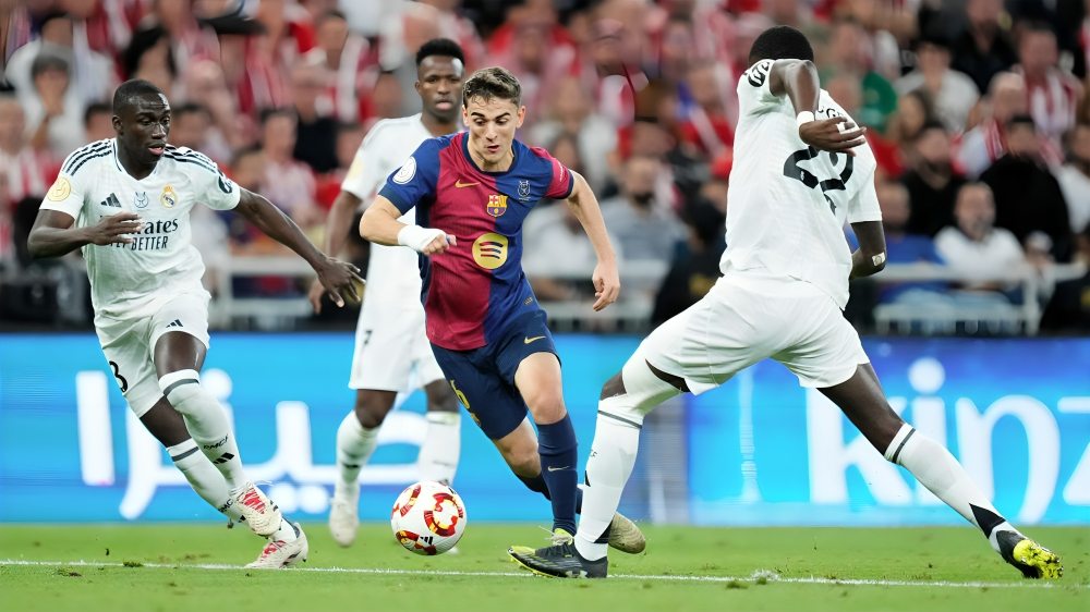 First Half: Barcelona Take the Lead