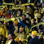 Europa League Semi-Final! Fans Trade Dried Fruit for Tickets!