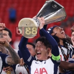 Tottenham Finally Lifts a Trophy, Beats Man United 1-0!
