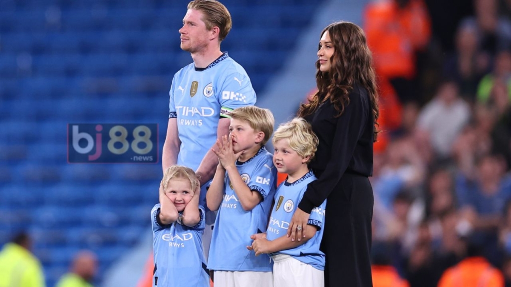 De Bruyne Leads City to Home Win in Goodbye Game!