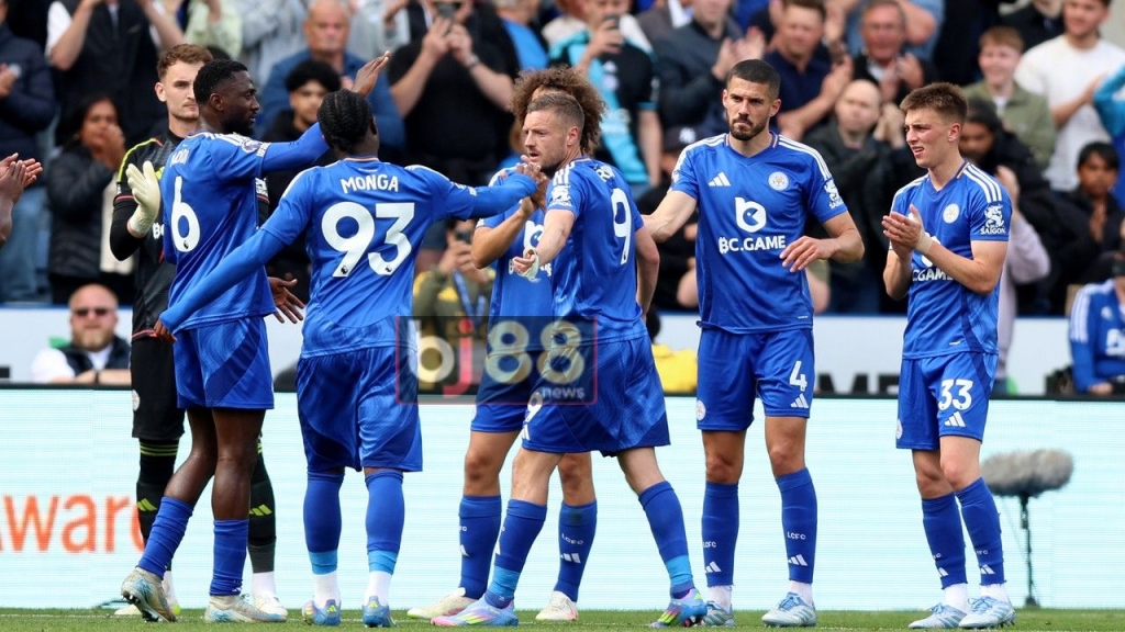 Farewell Goal from Vardy Helps Leicester Beat Ipswich 2-0!