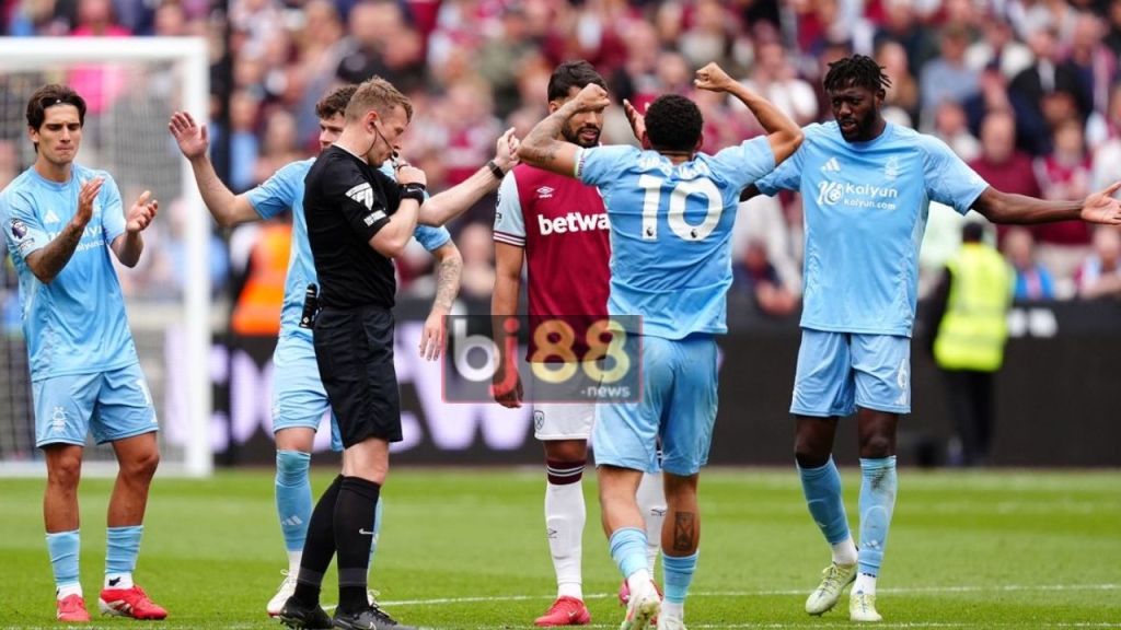 Forest Keep Champions League Dream Alive with 2-1 Win!