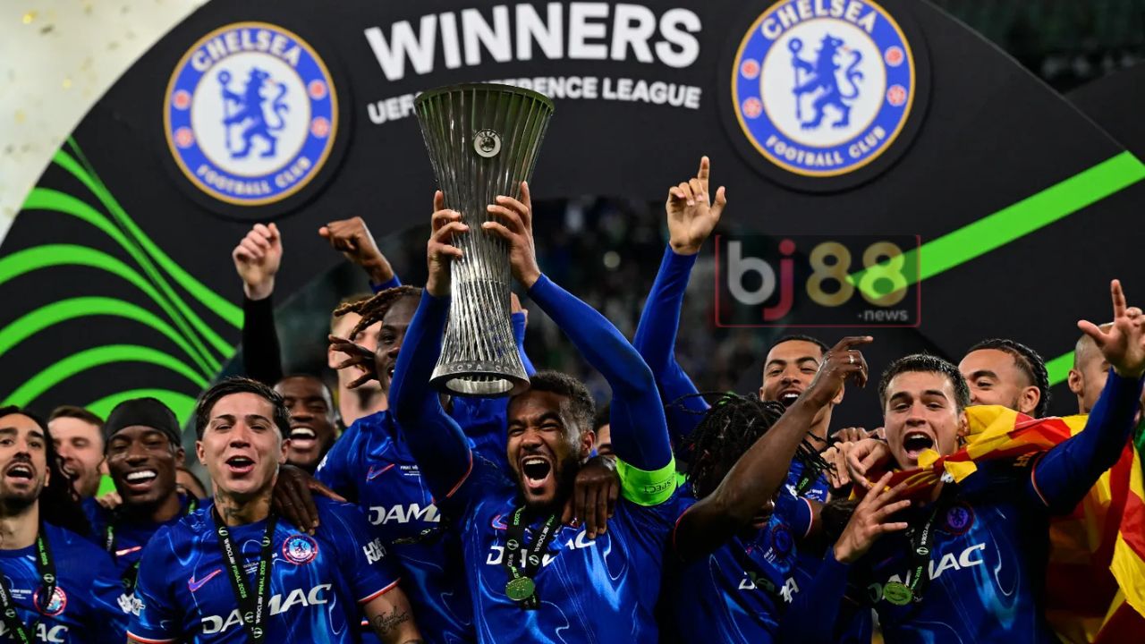 Palmer Shines Bright as Chelsea Wins Conference League Final!