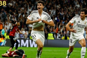 Real Madrid Spoils Barca’s Title Hopes with 95th-Minute Goal!