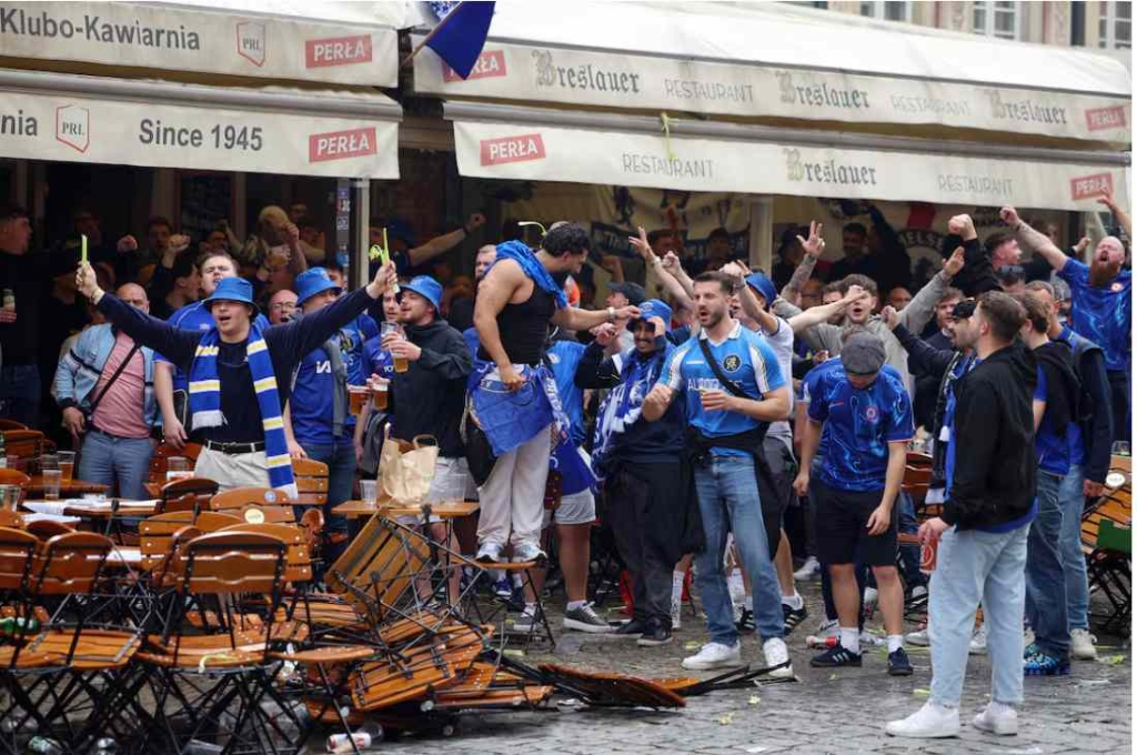 Big Fight in Market Square