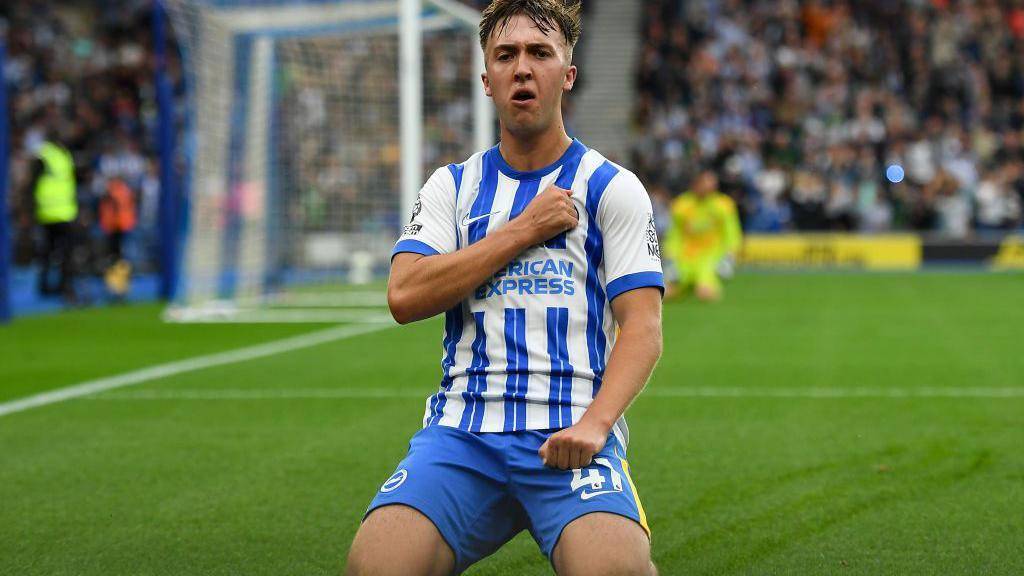 Hinshelwood Becomes the Hero in Dramatic Ending