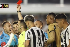 Neymar Scores with His Hand – Then Gets Sent Off!