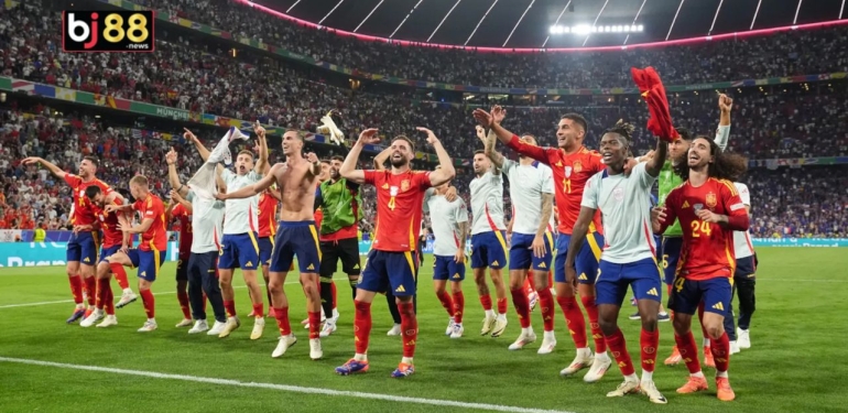 What a Game! Spain Beats France with 9 Total Goals to Reach the Final!