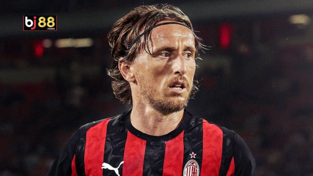 Modric Leaves Real Madrid After Years – Signs with AC Milan!